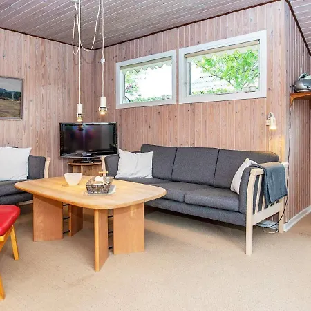 Hébergement de vacances 5 Person In Bjert Binderup Strand